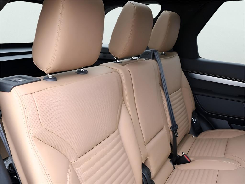 used 2025 Land Rover Discovery car, priced at $77,977