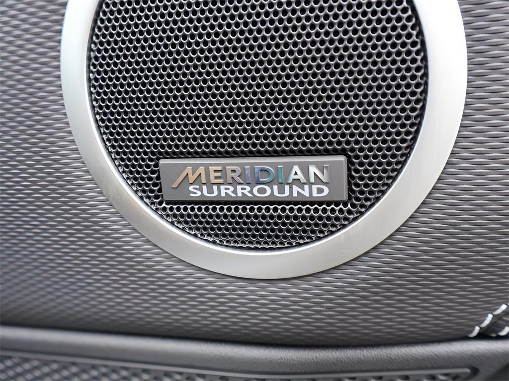 used 2025 Land Rover Discovery car, priced at $77,977