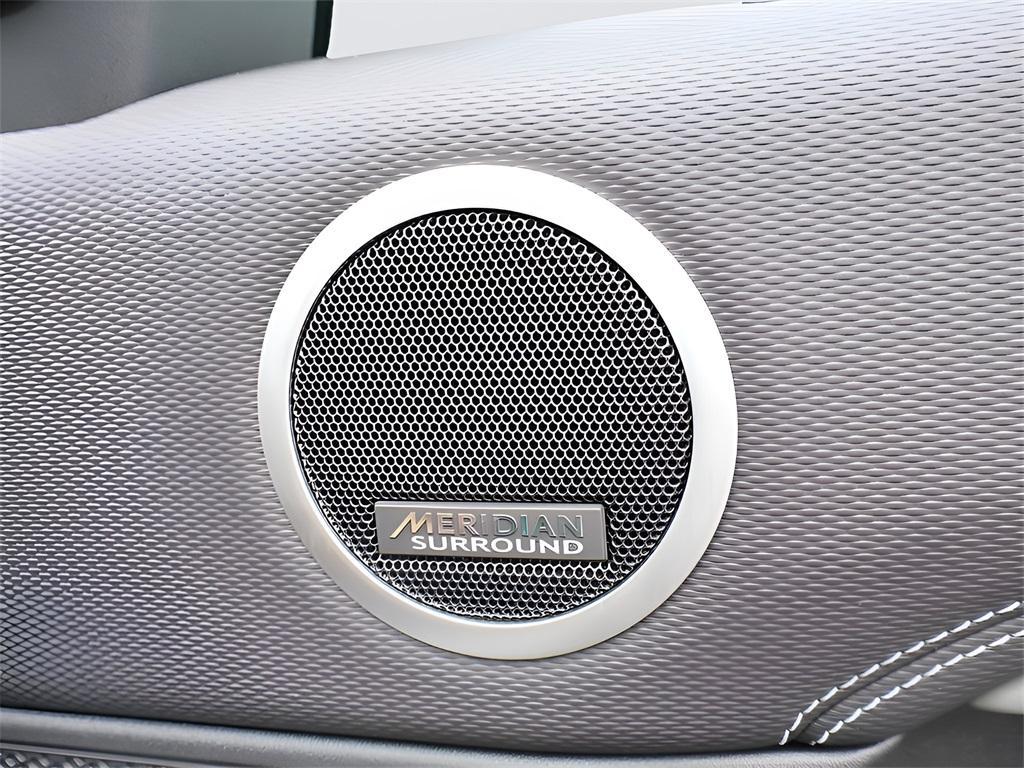used 2025 Land Rover Discovery car, priced at $77,977