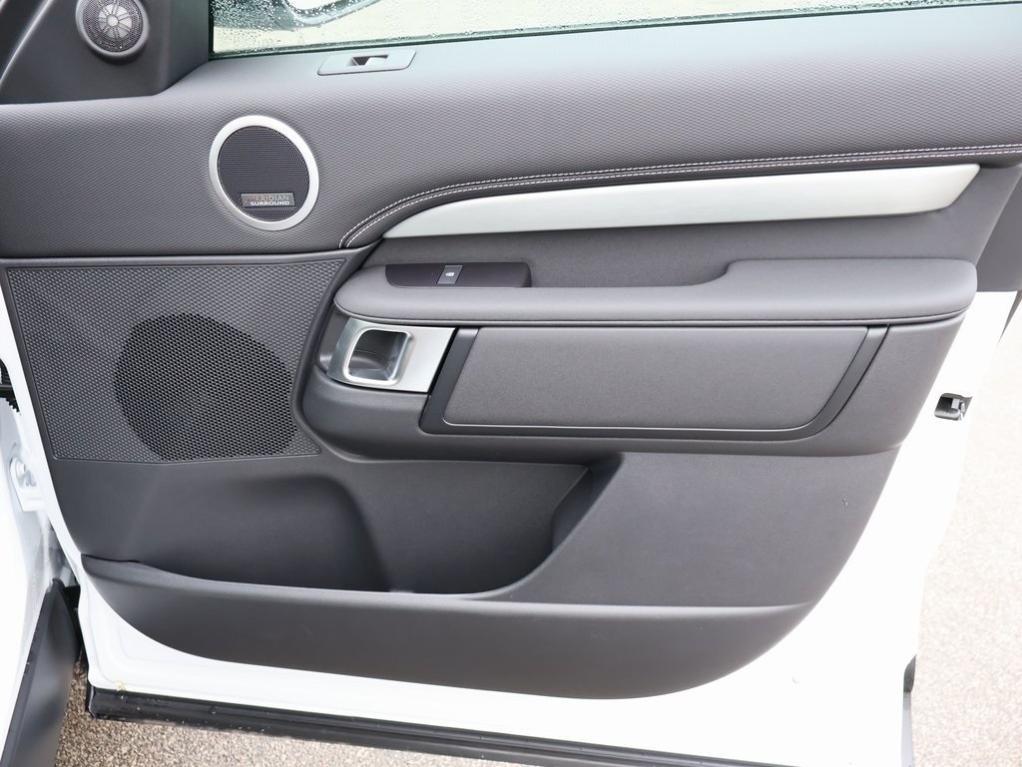 used 2025 Land Rover Discovery car, priced at $77,977