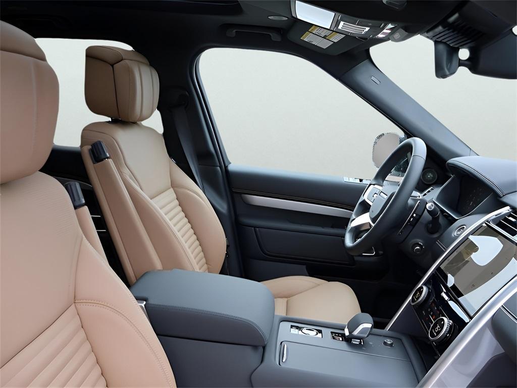 used 2025 Land Rover Discovery car, priced at $77,977