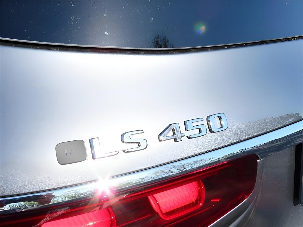 new 2025 Mercedes-Benz GLS 450 car
