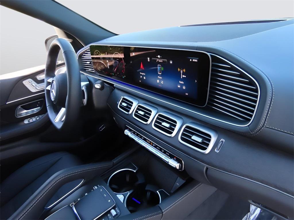 new 2025 Mercedes-Benz GLS 450 car