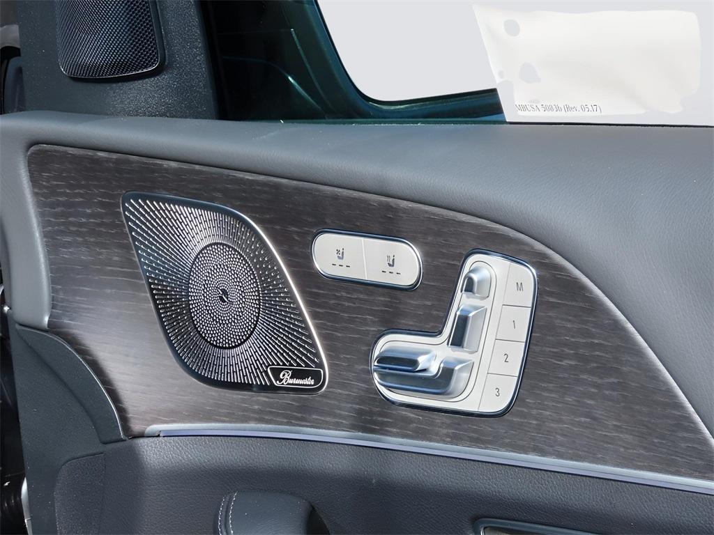 new 2025 Mercedes-Benz GLS 450 car