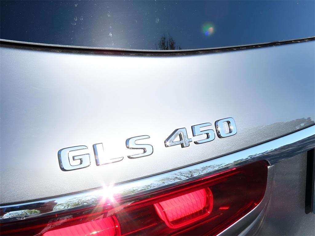 new 2025 Mercedes-Benz GLS 450 car