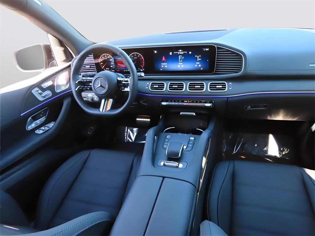 new 2025 Mercedes-Benz GLS 450 car