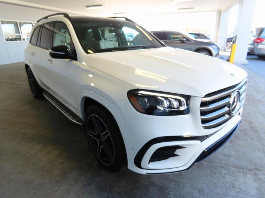 new 2025 Mercedes-Benz GLS 450 car, priced at $97,430