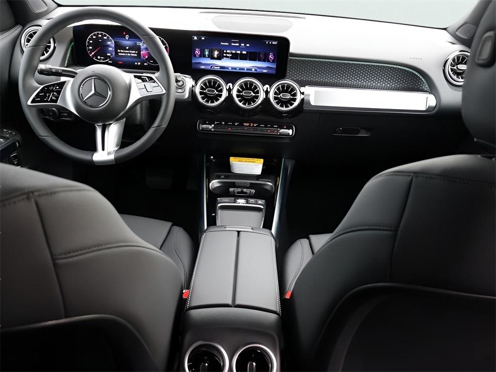 new 2025 Mercedes-Benz GLB 250 car, priced at $49,595