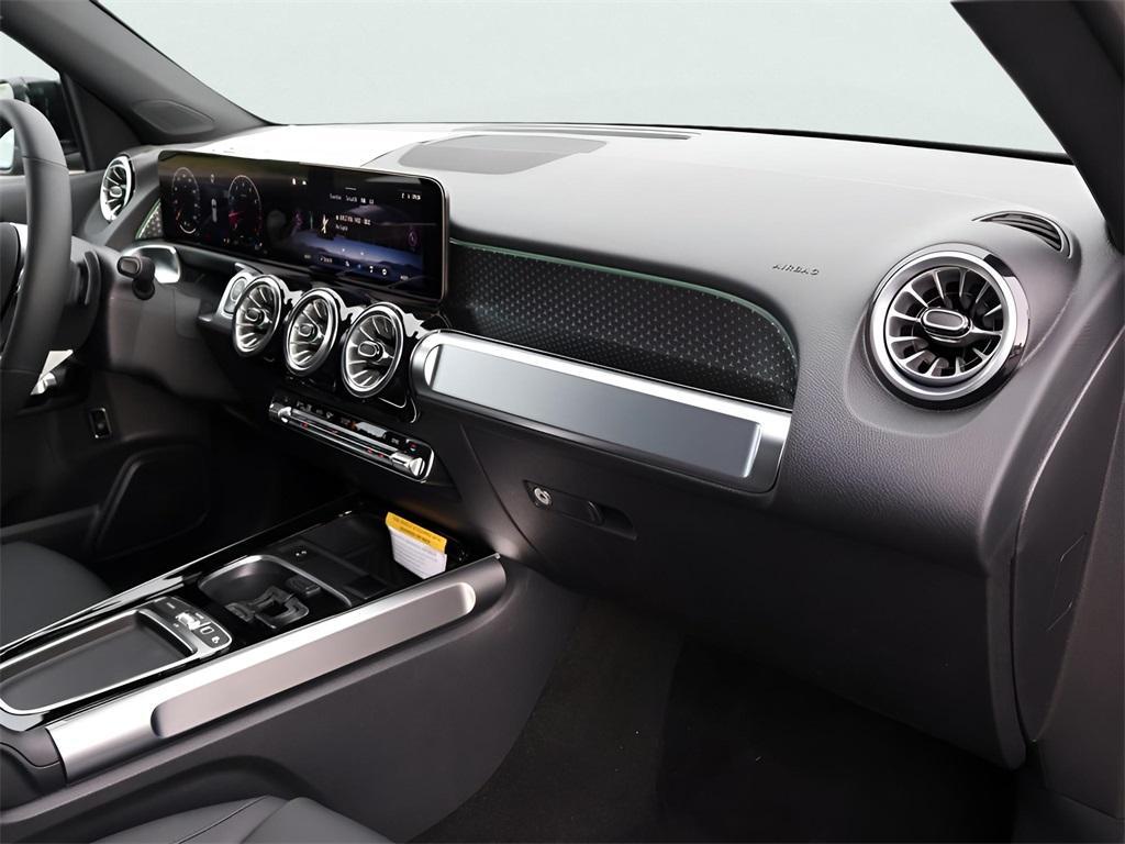 new 2025 Mercedes-Benz GLB 250 car, priced at $49,595