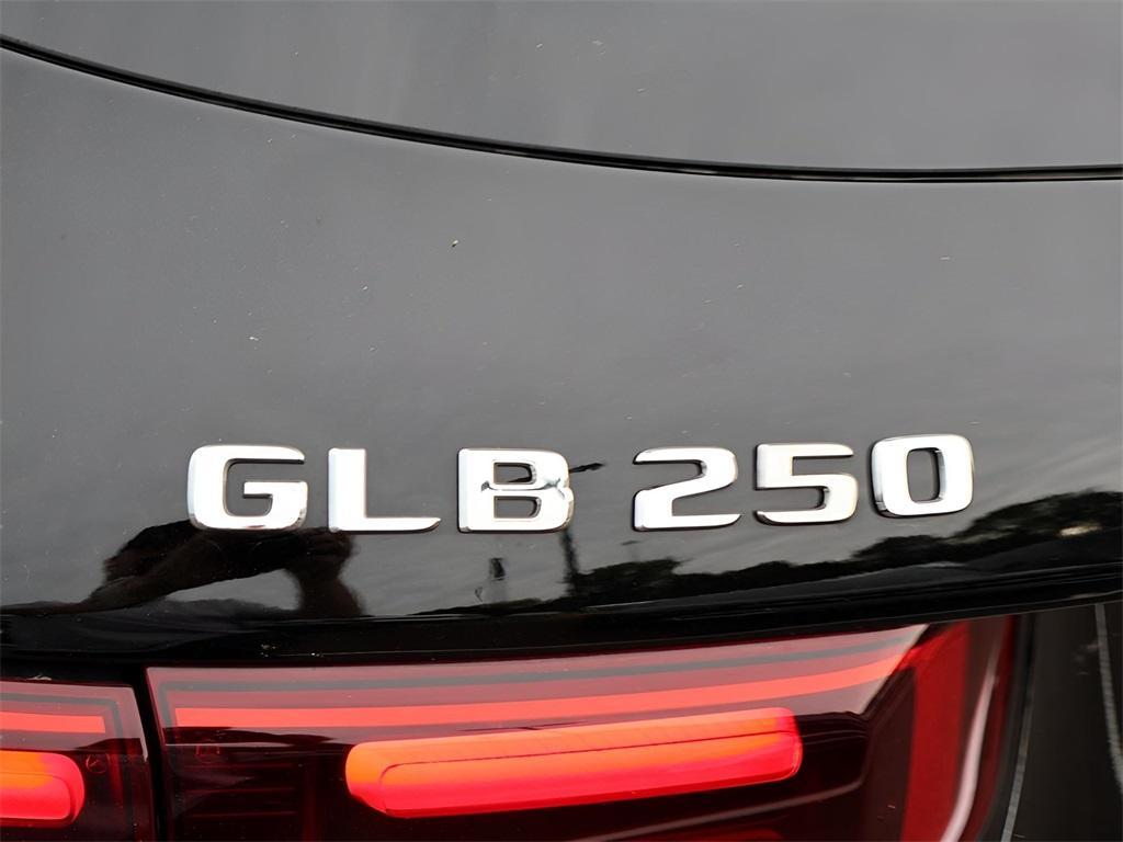 new 2025 Mercedes-Benz GLB 250 car, priced at $49,595