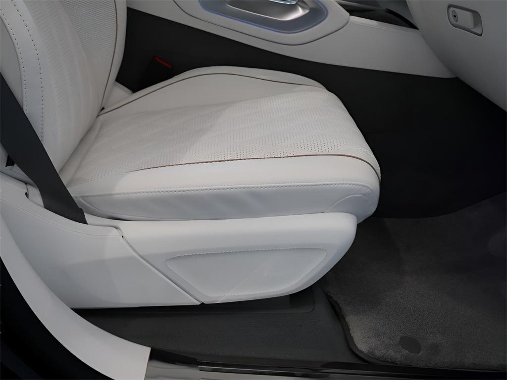 new 2025 Mercedes-Benz Maybach GLS 600 car, priced at $203,750