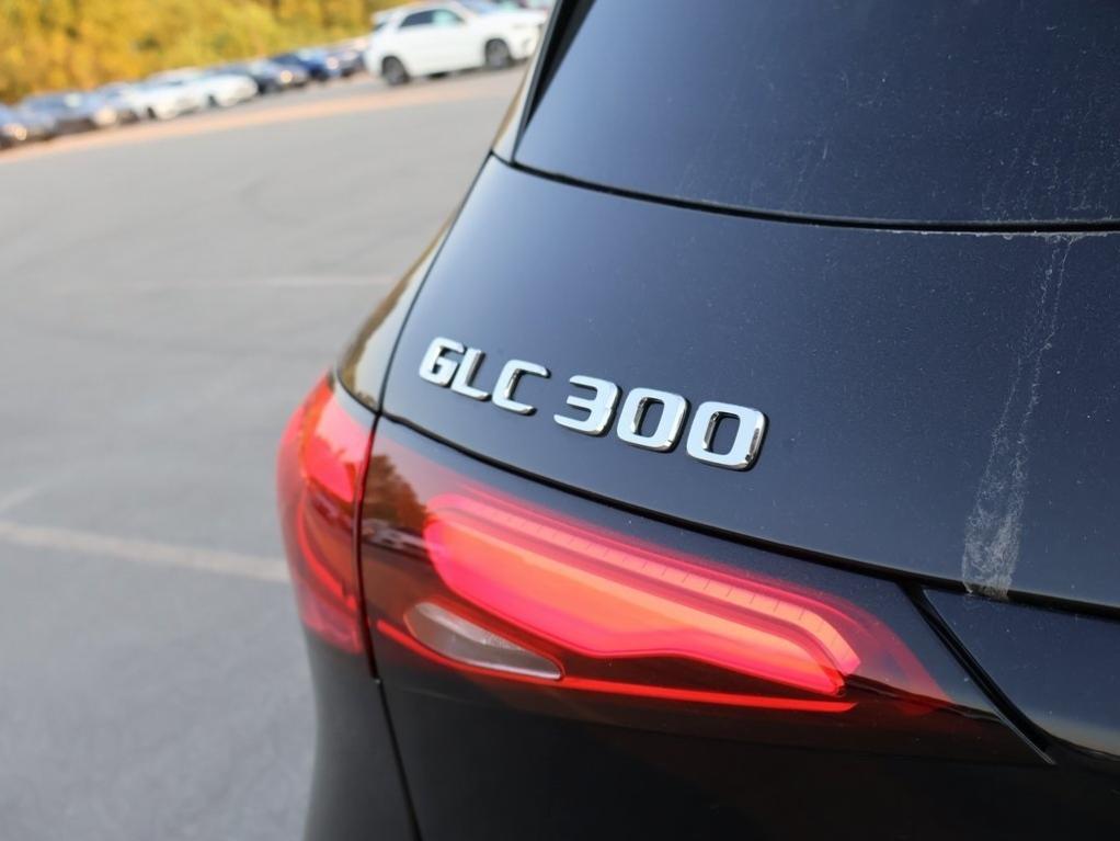new 2025 Mercedes-Benz GLC 300 car, priced at $59,835