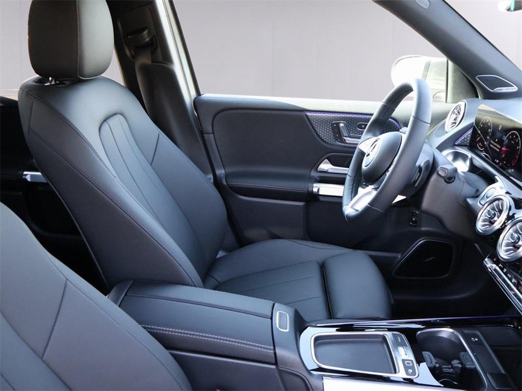 new 2025 Mercedes-Benz GLB 250 car, priced at $54,100