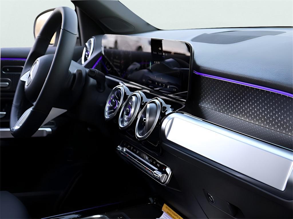 new 2025 Mercedes-Benz GLB 250 car, priced at $50,450