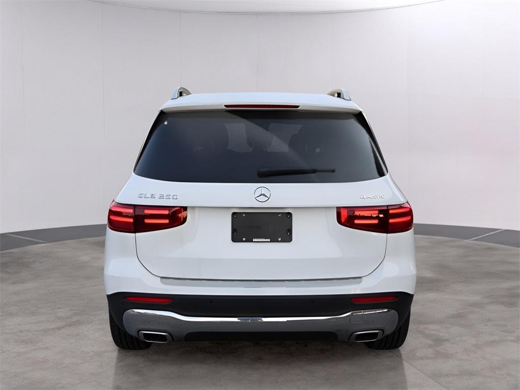new 2025 Mercedes-Benz GLB 250 car, priced at $50,450