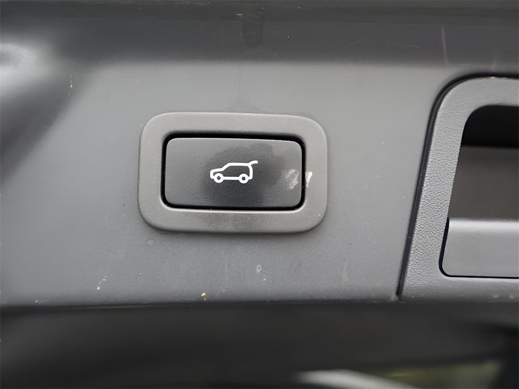 used 2022 Land Rover Range Rover Velar car, priced at $37,777