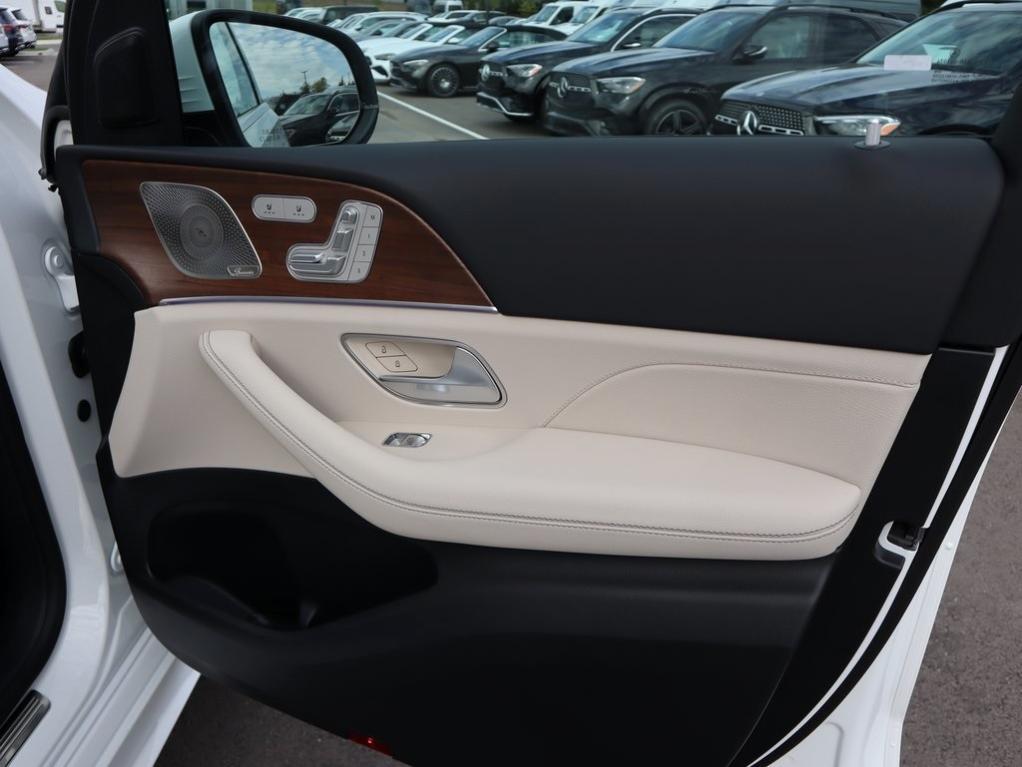 new 2026 Mercedes-Benz GLE 450 car, priced at $81,455