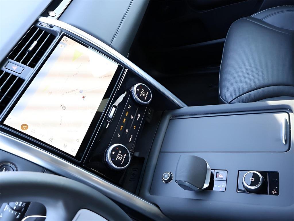 used 2025 Land Rover Discovery car, priced at $56,977