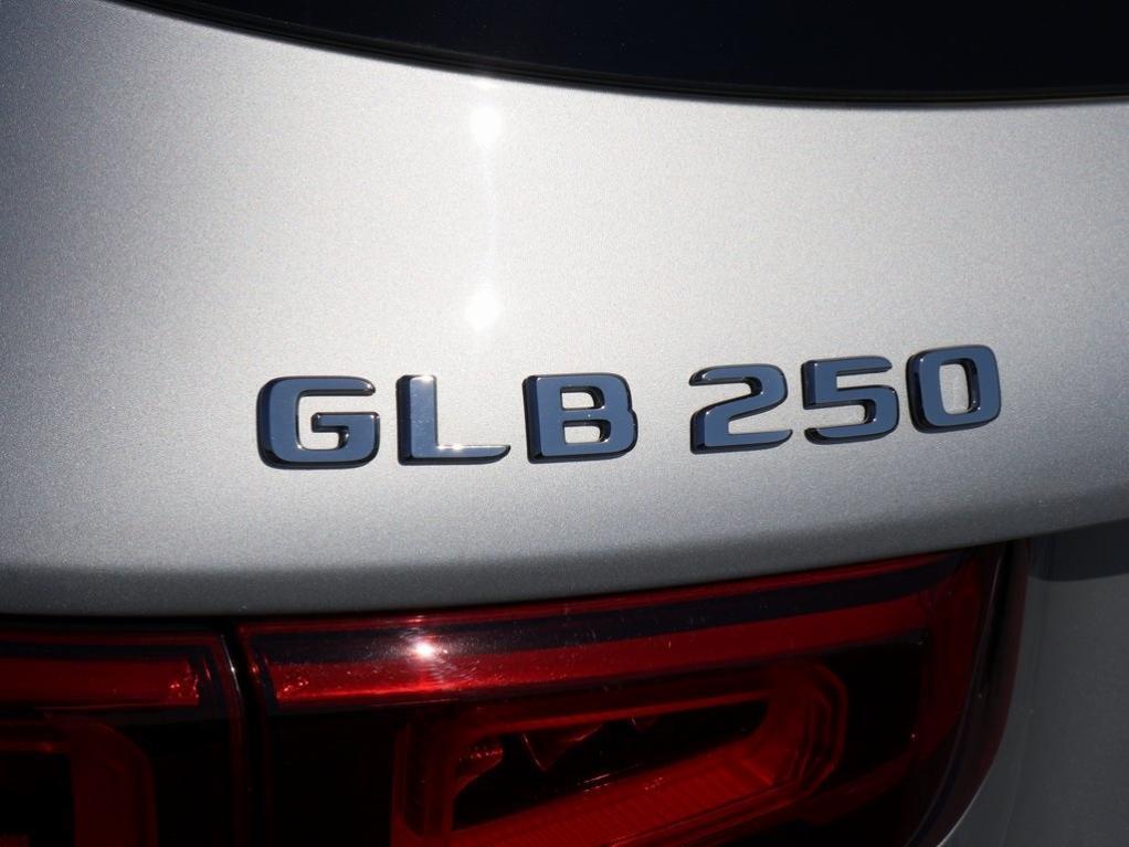 used 2020 Mercedes-Benz GLB 250 car, priced at $25,490