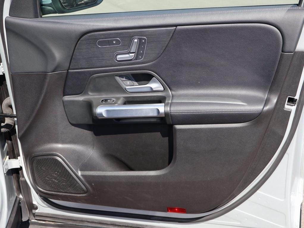 used 2020 Mercedes-Benz GLB 250 car, priced at $25,490