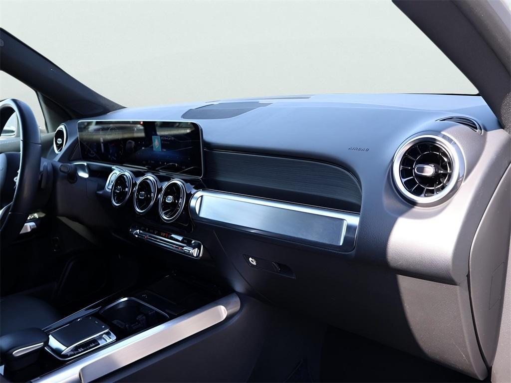 used 2020 Mercedes-Benz GLB 250 car, priced at $25,490