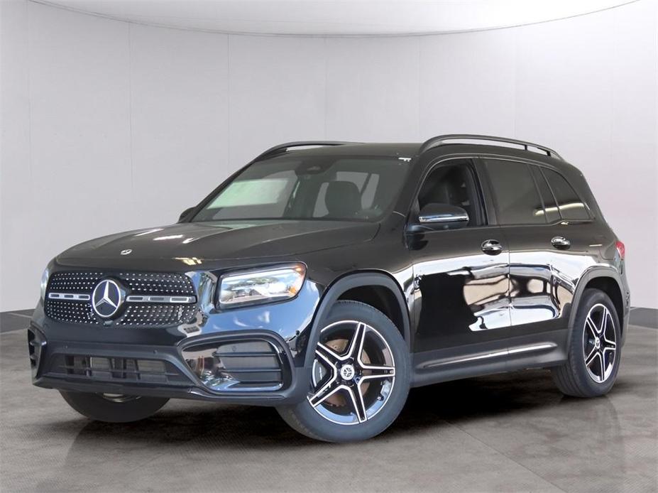 new 2024 Mercedes-Benz GLB 250 car, priced at $58,050