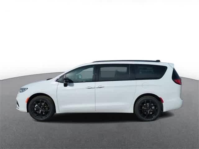 new 2024 Chrysler Pacifica car, priced at $50,124