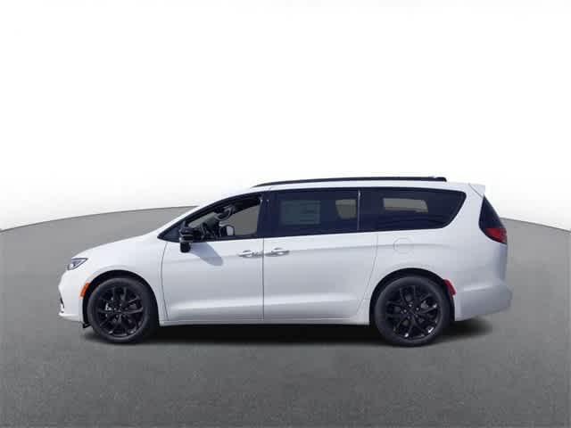 new 2024 Chrysler Pacifica car, priced at $46,106