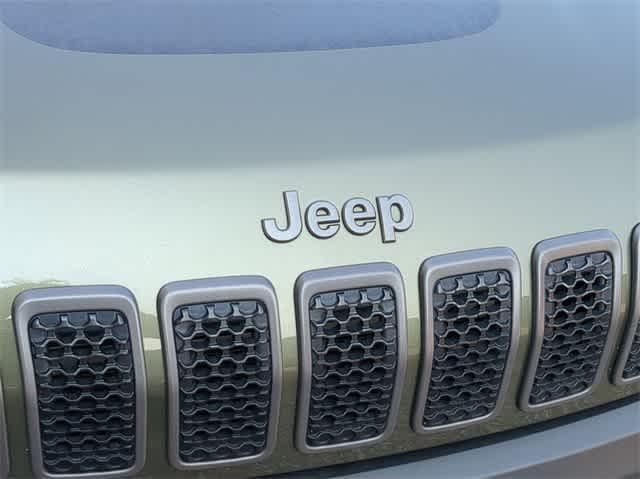 used 2019 Jeep Cherokee car, priced at $19,125