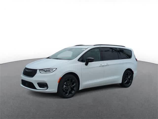 new 2024 Chrysler Pacifica car, priced at $44,106