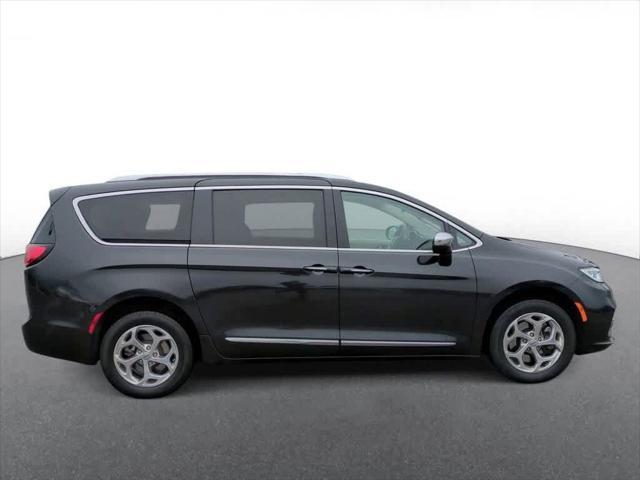 used 2021 Chrysler Pacifica car, priced at $27,325