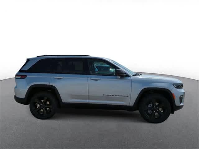 new 2024 Jeep Grand Cherokee car, priced at $49,689