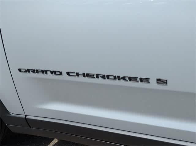 new 2024 Jeep Grand Cherokee car, priced at $49,689