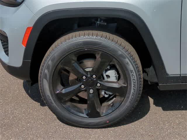 new 2024 Jeep Grand Cherokee car, priced at $47,539