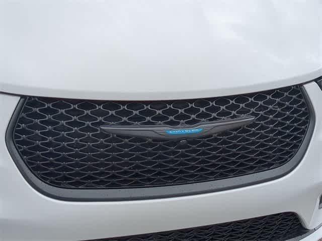 used 2021 Chrysler Pacifica Hybrid car, priced at $32,225