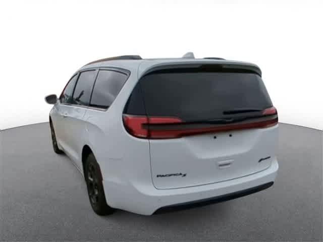 used 2021 Chrysler Pacifica Hybrid car, priced at $32,225