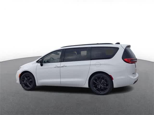 new 2024 Chrysler Pacifica car, priced at $41,932