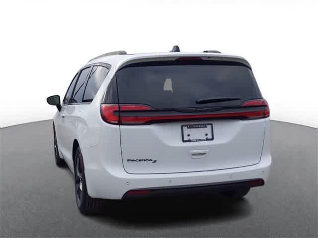 new 2024 Chrysler Pacifica car, priced at $41,932