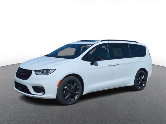 new 2024 Chrysler Pacifica car, priced at $47,356