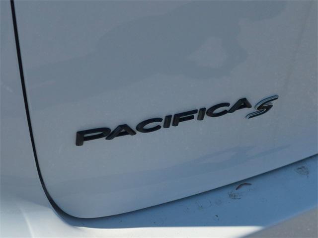 new 2024 Chrysler Pacifica car, priced at $47,356