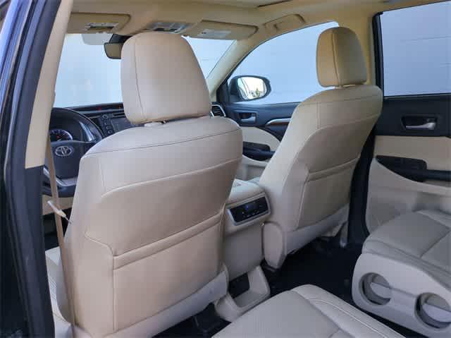 used 2018 Toyota Highlander car, priced at $25,600