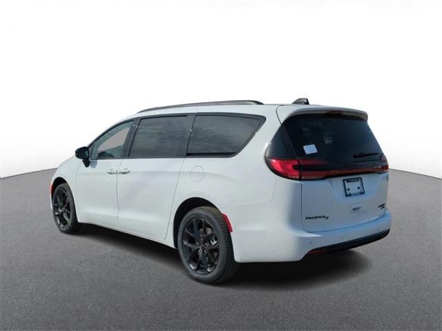 new 2024 Chrysler Pacifica car, priced at $50,124