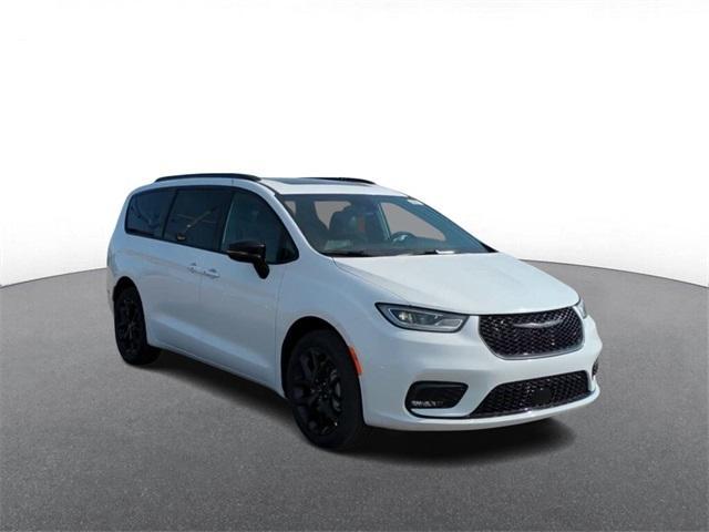 new 2024 Chrysler Pacifica car, priced at $50,124