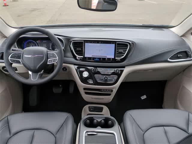 new 2024 Chrysler Pacifica car, priced at $42,062