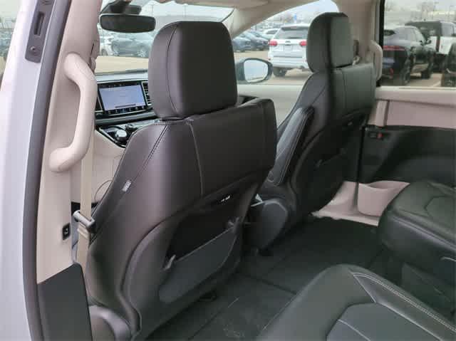 new 2024 Chrysler Pacifica car, priced at $42,062