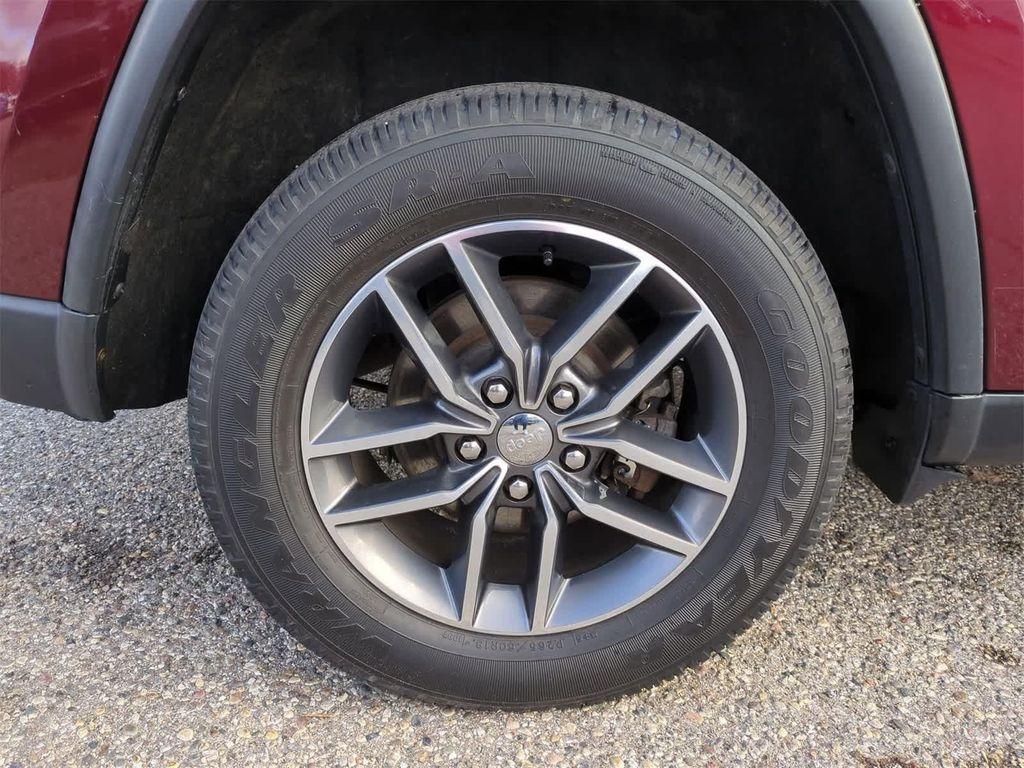 used 2017 Jeep Grand Cherokee car, priced at $16,350