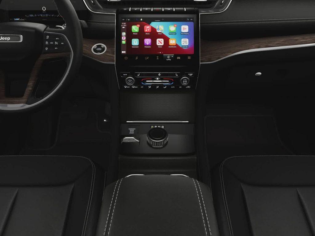 new 2025 Jeep Grand Cherokee car, priced at $44,724