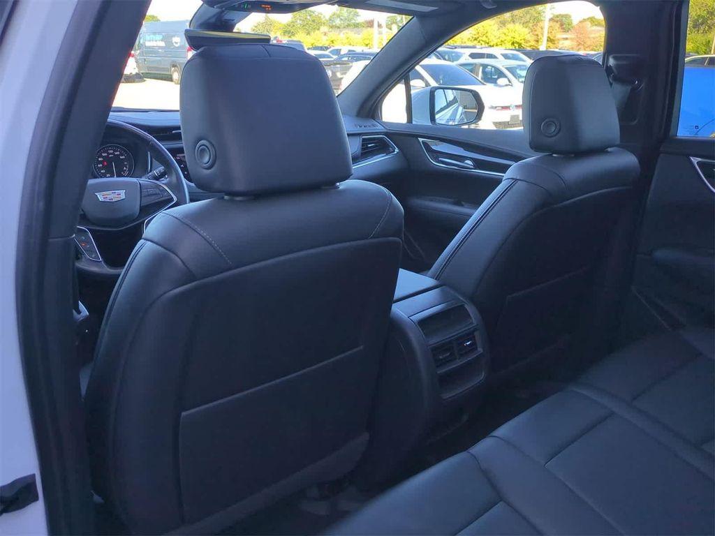 used 2022 Cadillac XT5 car, priced at $30,800