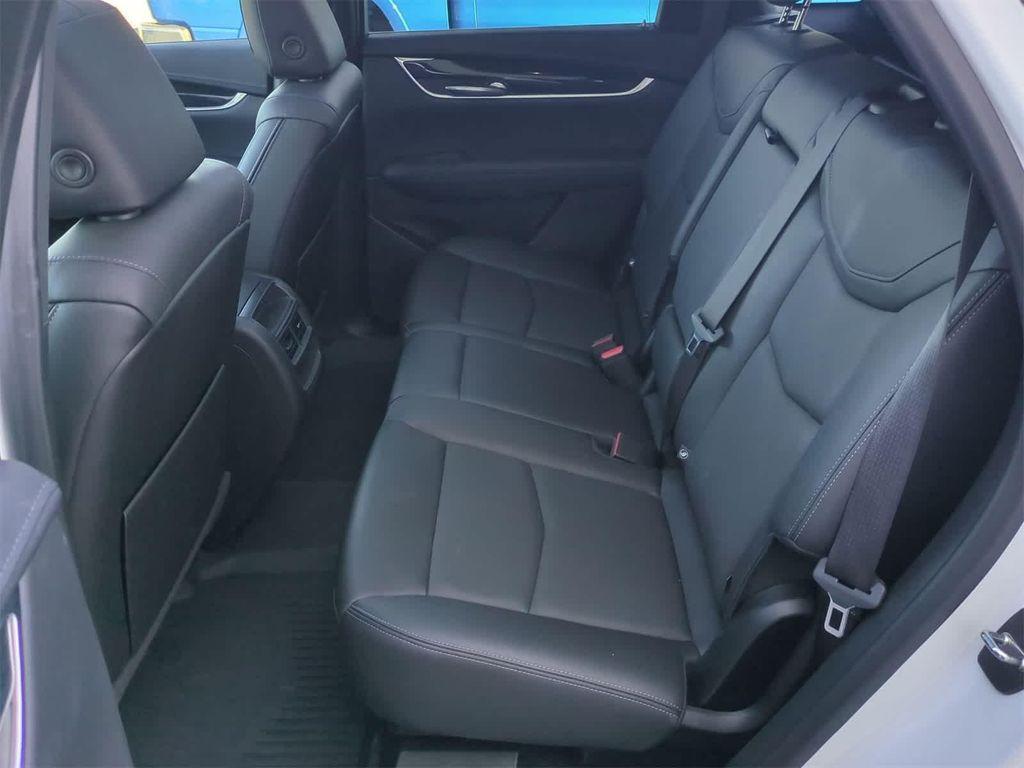 used 2022 Cadillac XT5 car, priced at $30,800