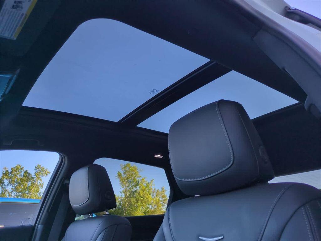 used 2022 Cadillac XT5 car, priced at $30,800